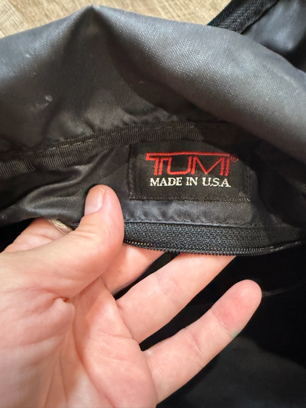 Preowned Tumi USA Black Ballistic Nylon 14” Compact Carry-On Travel Gym Bag Tote - Picture 7 of 7